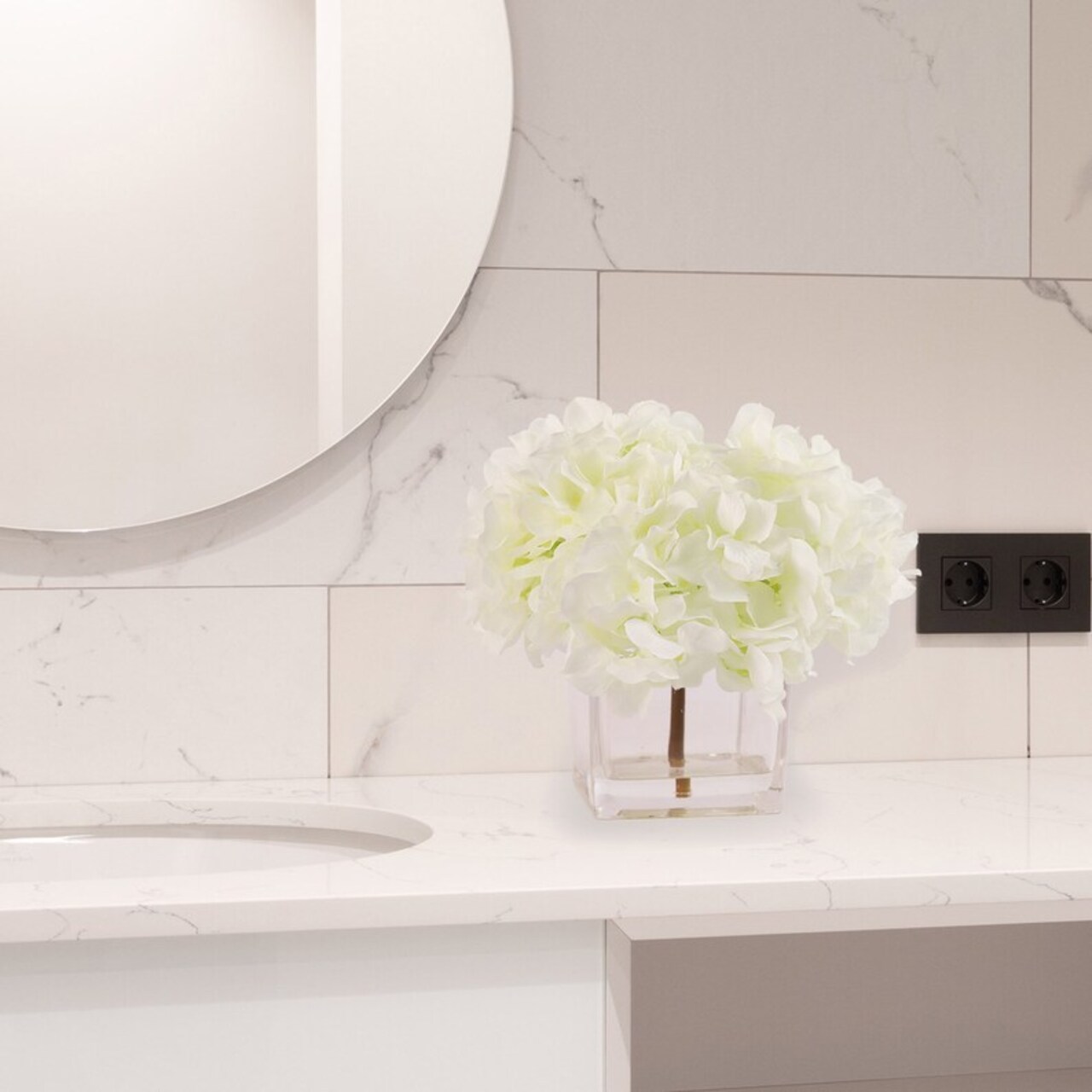 Lifelike Silk Hydrangea Flower Arrangement Set with Vase - Elegant and Realistic Home Decor